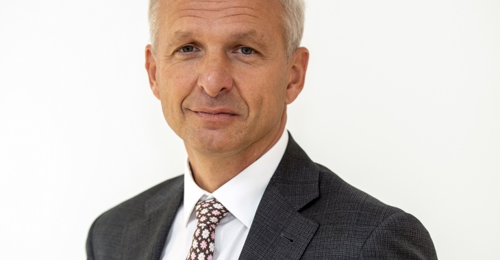 AkzoNobel kontynuuje wzrost, osiągając kolejne korzyści z działań kosztowych AkzoNobel kontynuuje wzrost, osiągając kolejne korzyści z działań kosztowych
