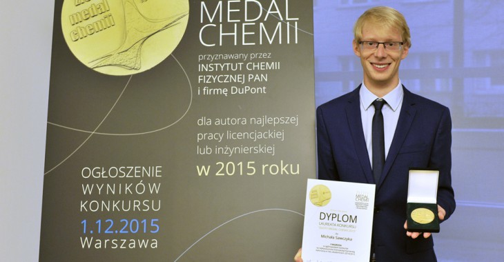 Złoty Medal Chemii 2015 trafił w ręce naukowca z UW