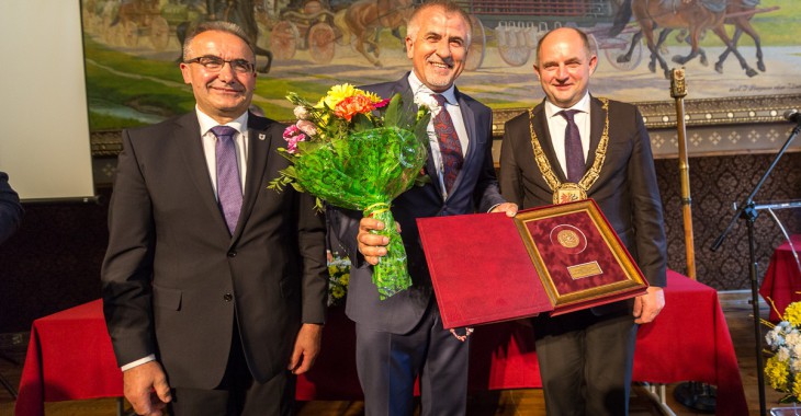 ANWIL uhonorowany medalem za zasługi dla województwa ANWIL uhonorowany medalem za zasługi dla województwa