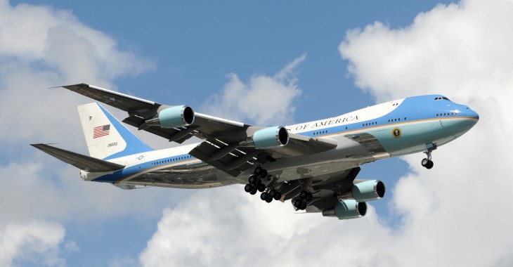 Air Force One odleci z Warszawy na paliwie Lotosu