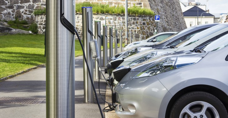 PKN ORLEN rusza z budową własnej sieci ładowarek elektrycznych w Polsce PKN ORLEN rusza z budową własnej sieci ładowarek elektrycznych w Polsce