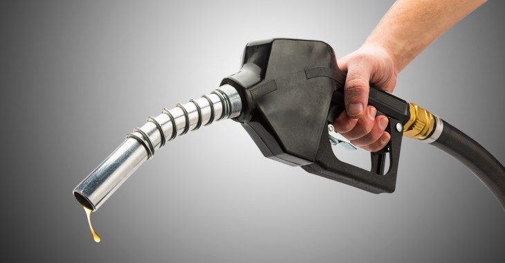 Ceny benzyny w wakacje mogą spaść w przypadku decyzji o zwiększeniu wydobycia. Możliwe są obniżki rzędu kilkunastu groszy na litrze
