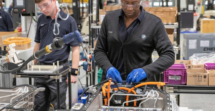 Zakłady BMW Group w Spartanburgu dwukrotnie zwiększają zdolność produkcyjną akumulatorów do pojazdów elektrycznych