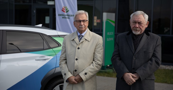 Krakowscy urzędnicy otrzymali pierwsze samochody elektryczne dostarczone w ramach przetargu KHK S.A.