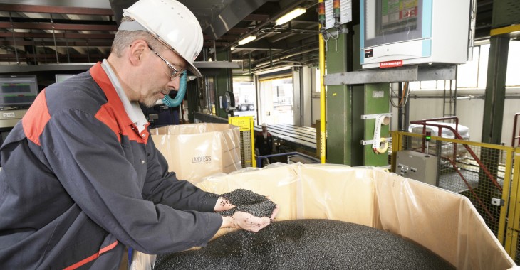 LANXESS i Advent International powołują globalną spółkę joint venture w dziedzinie polimerów inżynieryjnych o wysokich parametrach LANXESS i Advent International powołują globalną spółkę joint venture w dziedzinie polimerów inżynieryjnych o wysokich parametrach